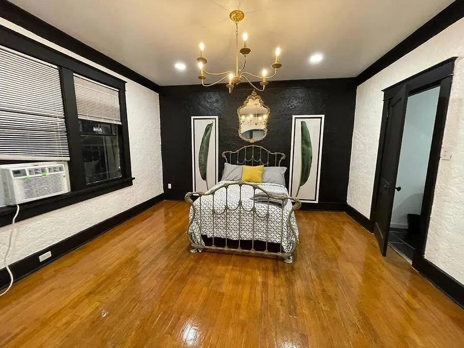 Midtown Vintage Charm Apartment Memphis